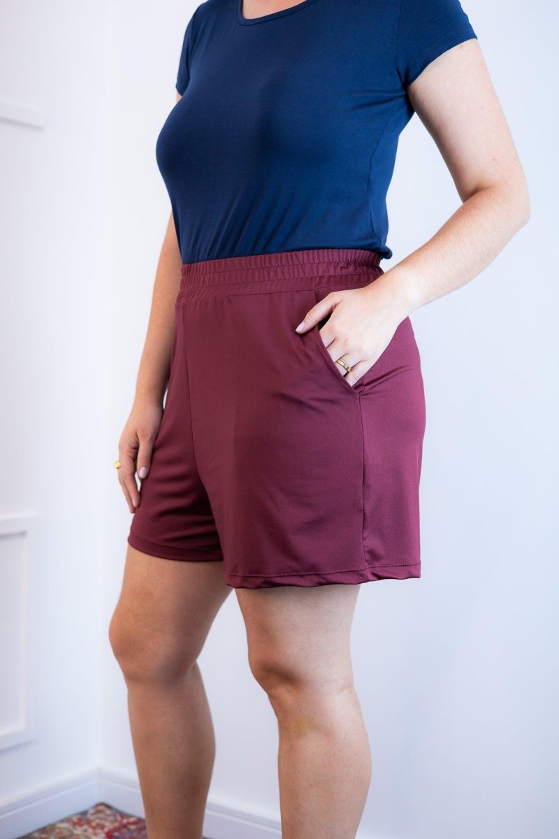 Shorts Regina - Bolsos Laterais em Malha Confort - Naguirre Shop