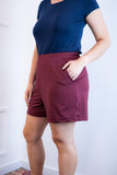 Shorts Regina - Bolsos Laterais em Malha Confort - Naguirre Shop