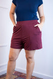 Shorts Regina - Bolsos Laterais em Malha Confort - Naguirre Shop