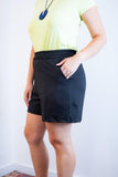 Shorts Regina - Bolsos Laterais em Malha Confort - Naguirre Shop