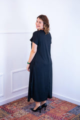 Vestido Antonella – Decote V com Fendas Laterais em Malha Confort - Naguirre Shop