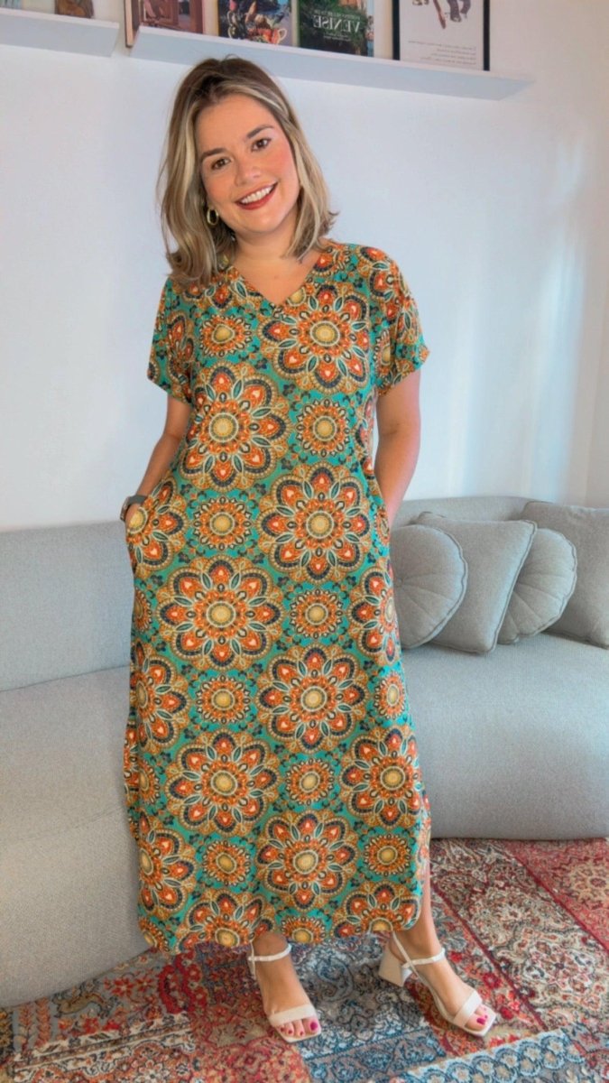 Vestido Antonella – Decote V com Fendas Laterais em Malha Confort - Naguirre Shop