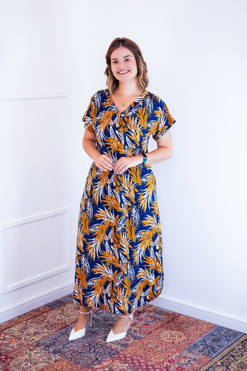 Vestido Antonella – Decote V com Fendas Laterais em Malha Confort - Naguirre Shop