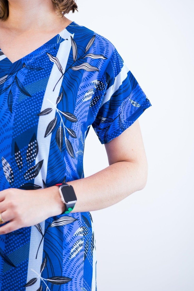 Vestido Antonella – Decote V com Fendas Laterais em Malha Confort - Naguirre Shop