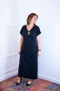 Vestido Antonella – Decote V com Fendas Laterais em Malha Confort - Naguirre Shop