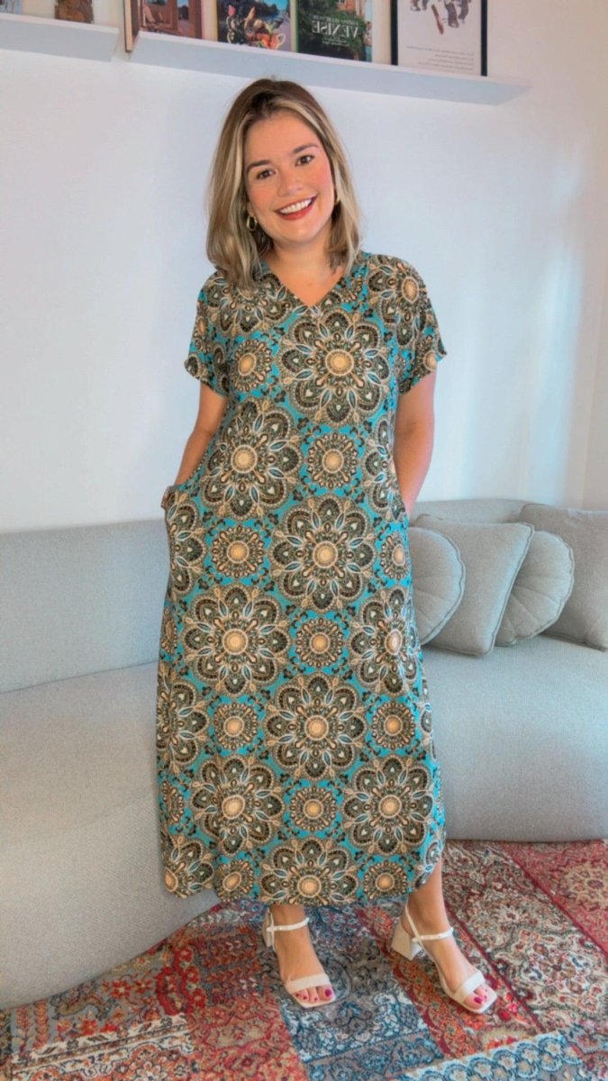Vestido Antonella – Decote V com Fendas Laterais em Malha Confort - Naguirre Shop