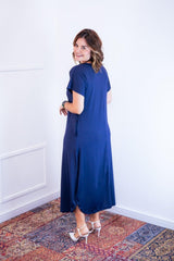 Vestido Antonella – Decote V com Fendas Laterais em Malha Confort - Naguirre Shop