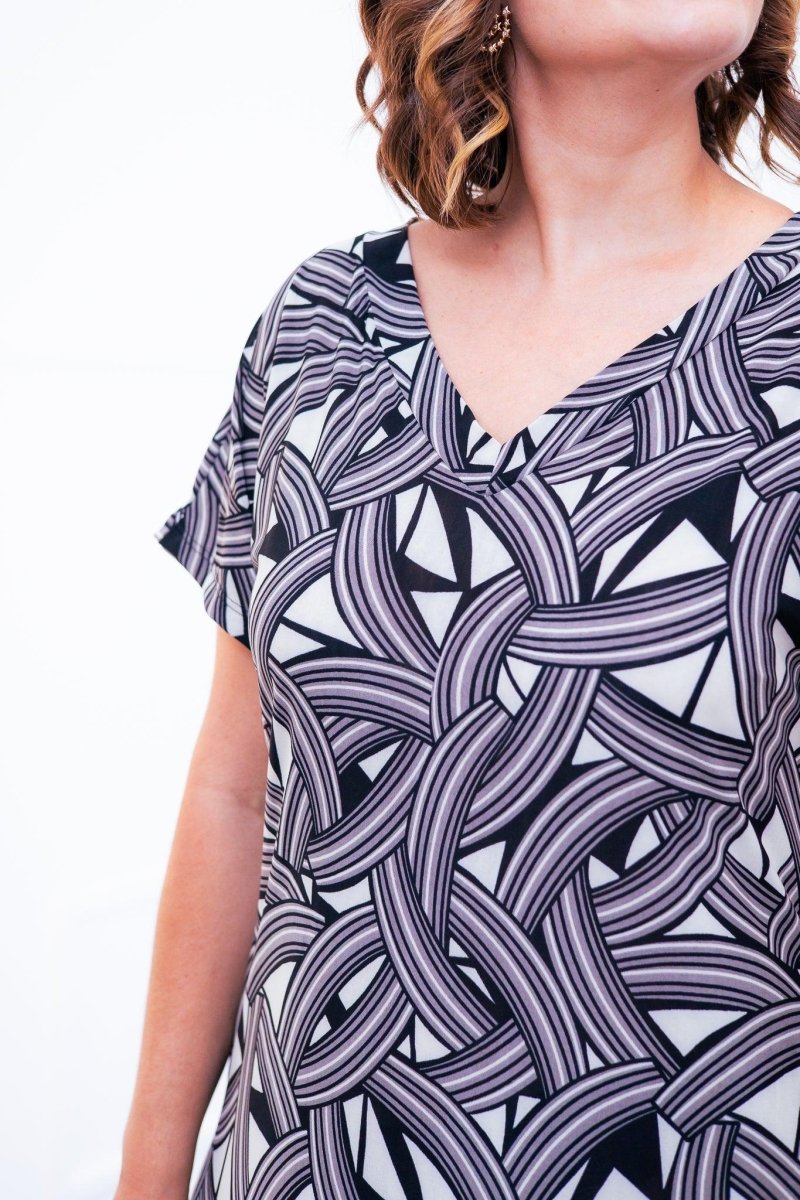 Vestido Antonella – Decote V com Fendas Laterais em Malha Confort - Naguirre Shop