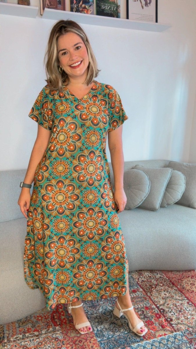 Vestido Antonella – Decote V com Fendas Laterais em Malha Confort - Naguirre Shop