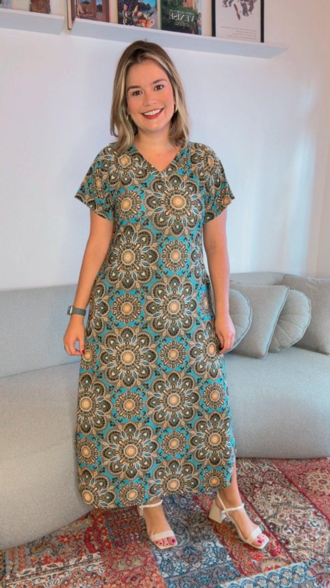 Vestido Antonella – Decote V com Fendas Laterais em Malha Confort - Naguirre Shop