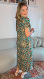 Vestido Antonella – Decote V com Fendas Laterais em Malha Confort - Naguirre Shop