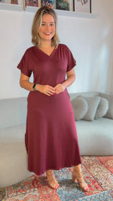 Vestido Antonella – Decote V com Fendas Laterais em Malha Confort - Naguirre Shop