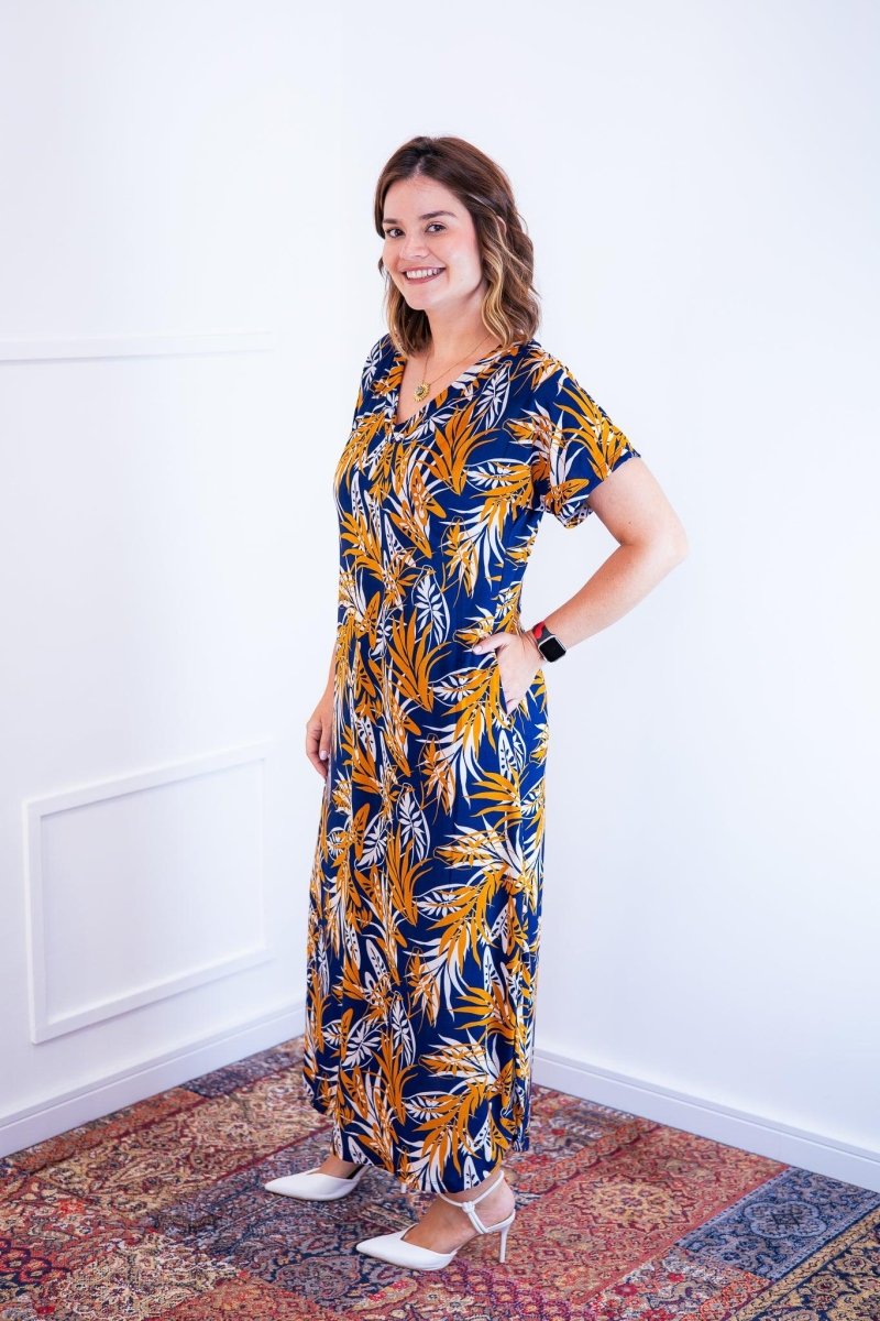 Vestido Antonella – Decote V com Fendas Laterais em Malha Confort - Naguirre Shop