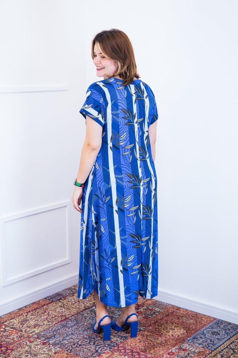Vestido Antonella – Decote V com Fendas Laterais em Malha Confort - Naguirre Shop