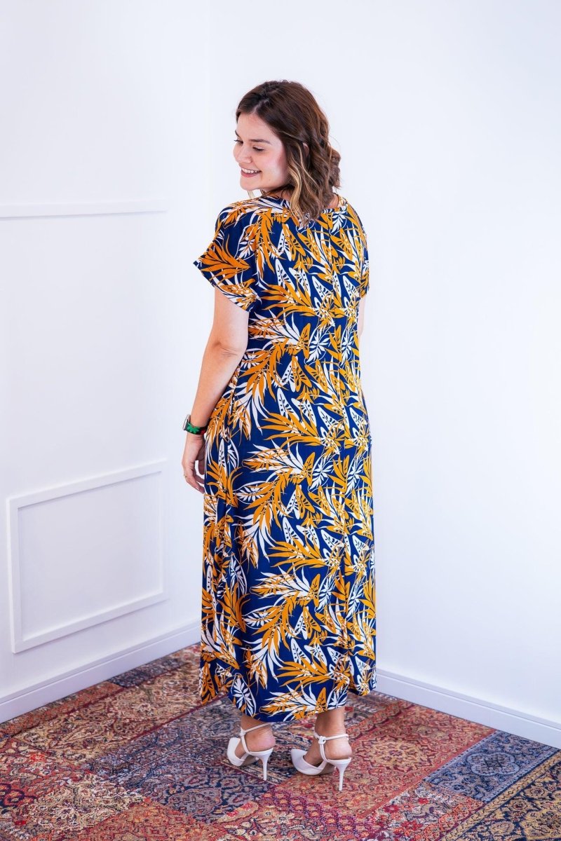 Vestido Antonella – Decote V com Fendas Laterais em Malha Confort - Naguirre Shop