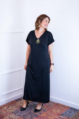 Vestido Antonella – Decote V com Fendas Laterais em Malha Confort - Naguirre Shop