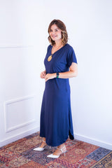 Vestido Antonella – Decote V com Fendas Laterais em Malha Confort - Naguirre Shop