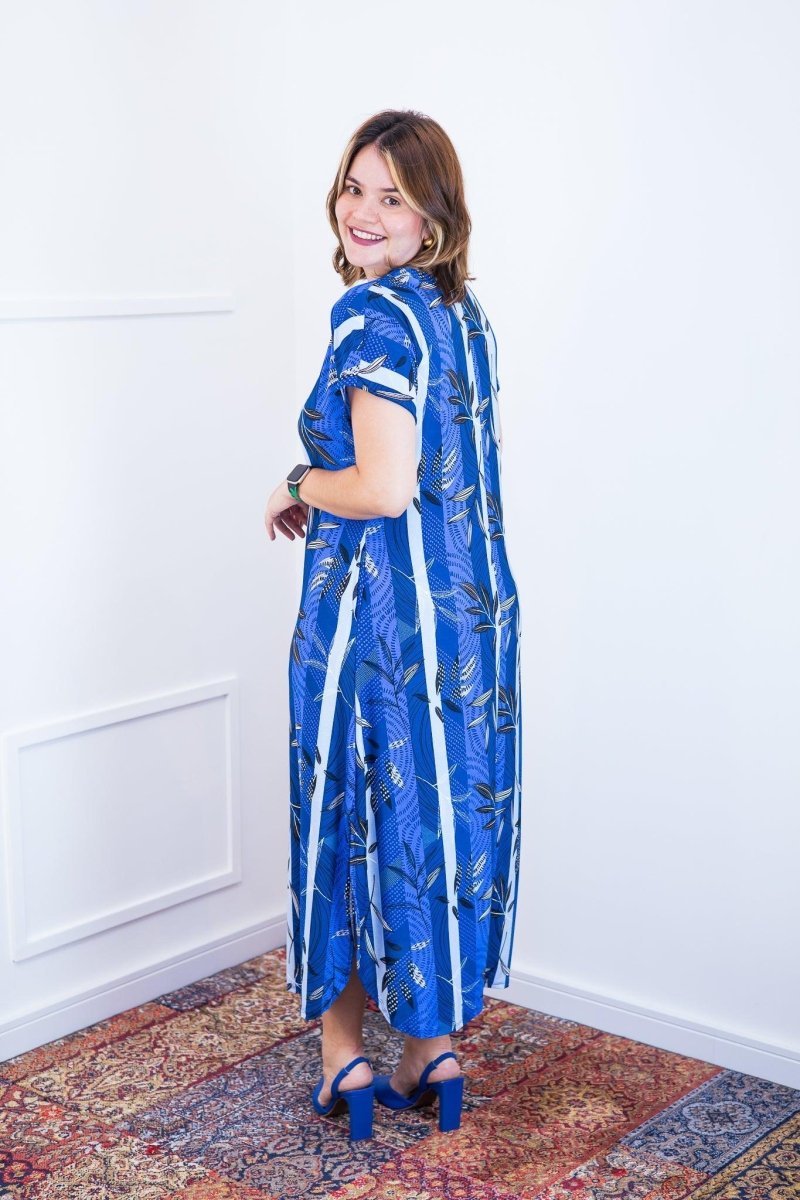 Vestido Antonella – Decote V com Fendas Laterais em Malha Confort - Naguirre Shop