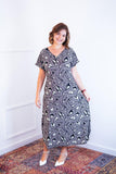 Vestido Antonella – Decote V com Fendas Laterais em Malha Confort - Naguirre Shop