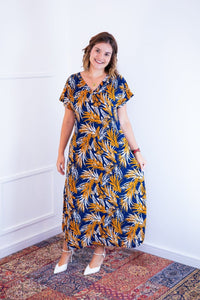 Vestido Antonella – Decote V com Fendas Laterais em Malha Confort - Naguirre Shop