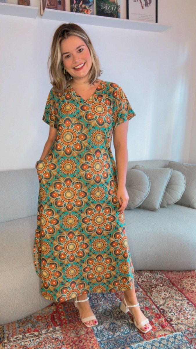 Vestido Antonella – Decote V com Fendas Laterais em Malha Confort - Naguirre Shop