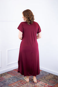 Vestido Antonella – Decote V com Fendas Laterais em Malha Confort Deluxe - Naguirre Shop