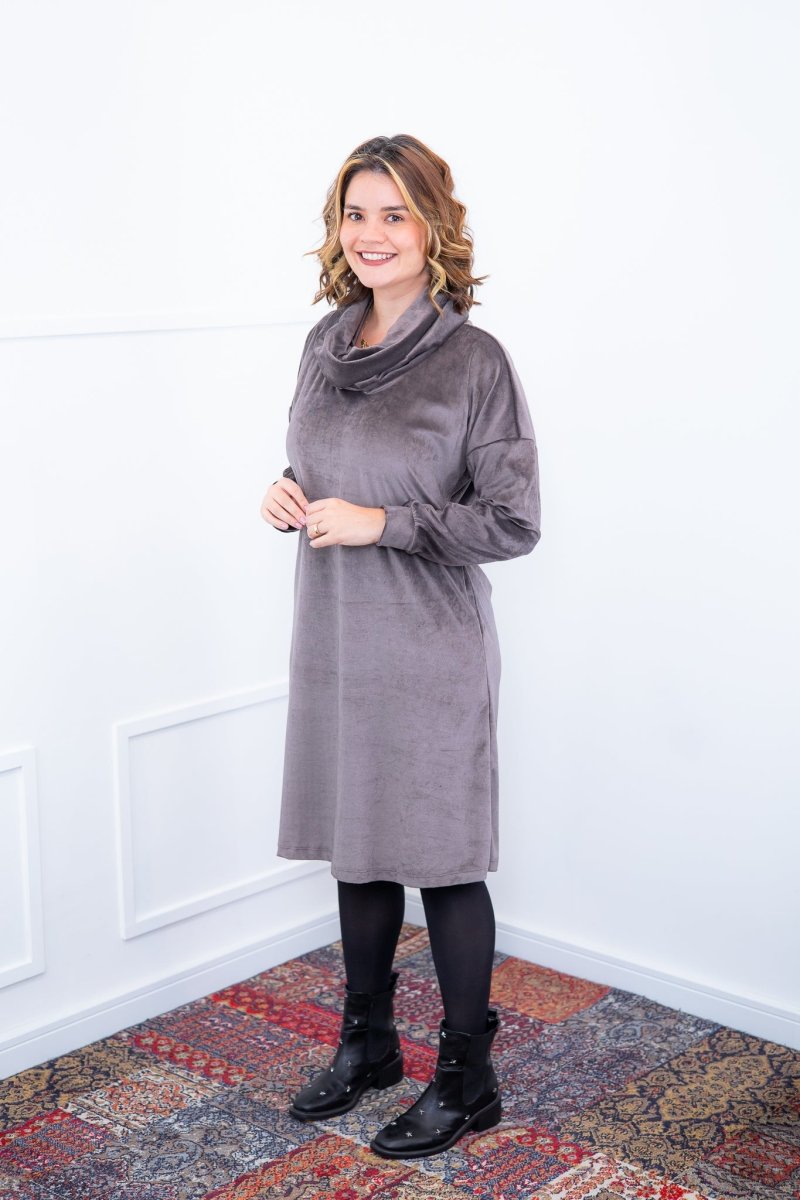 Vestido Beatriz - Midi com Gola Boba e Manga Longa em Plush - Naguirre Shop
