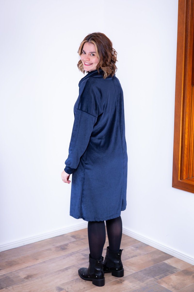Vestido Beatriz - Midi com Gola Boba e Manga Longa em Plush - Naguirre Shop