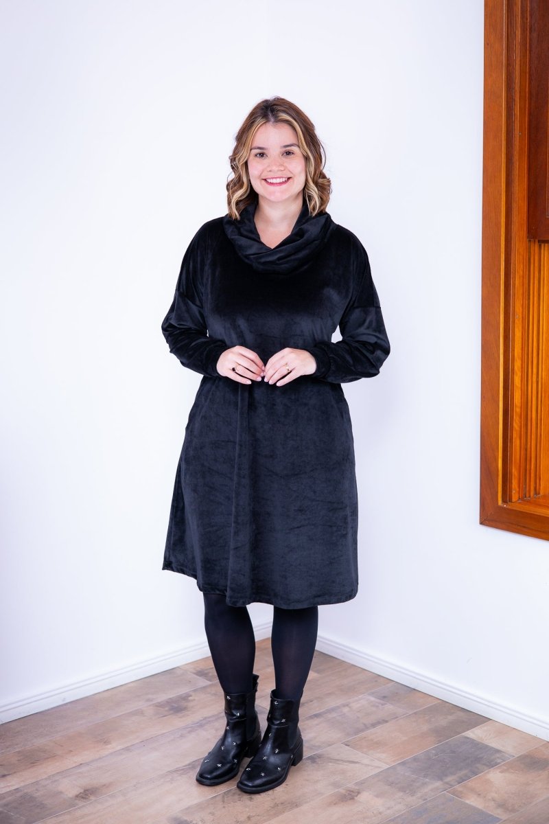 Vestido Beatriz - Midi com Gola Boba e Manga Longa em Plush - Naguirre Shop