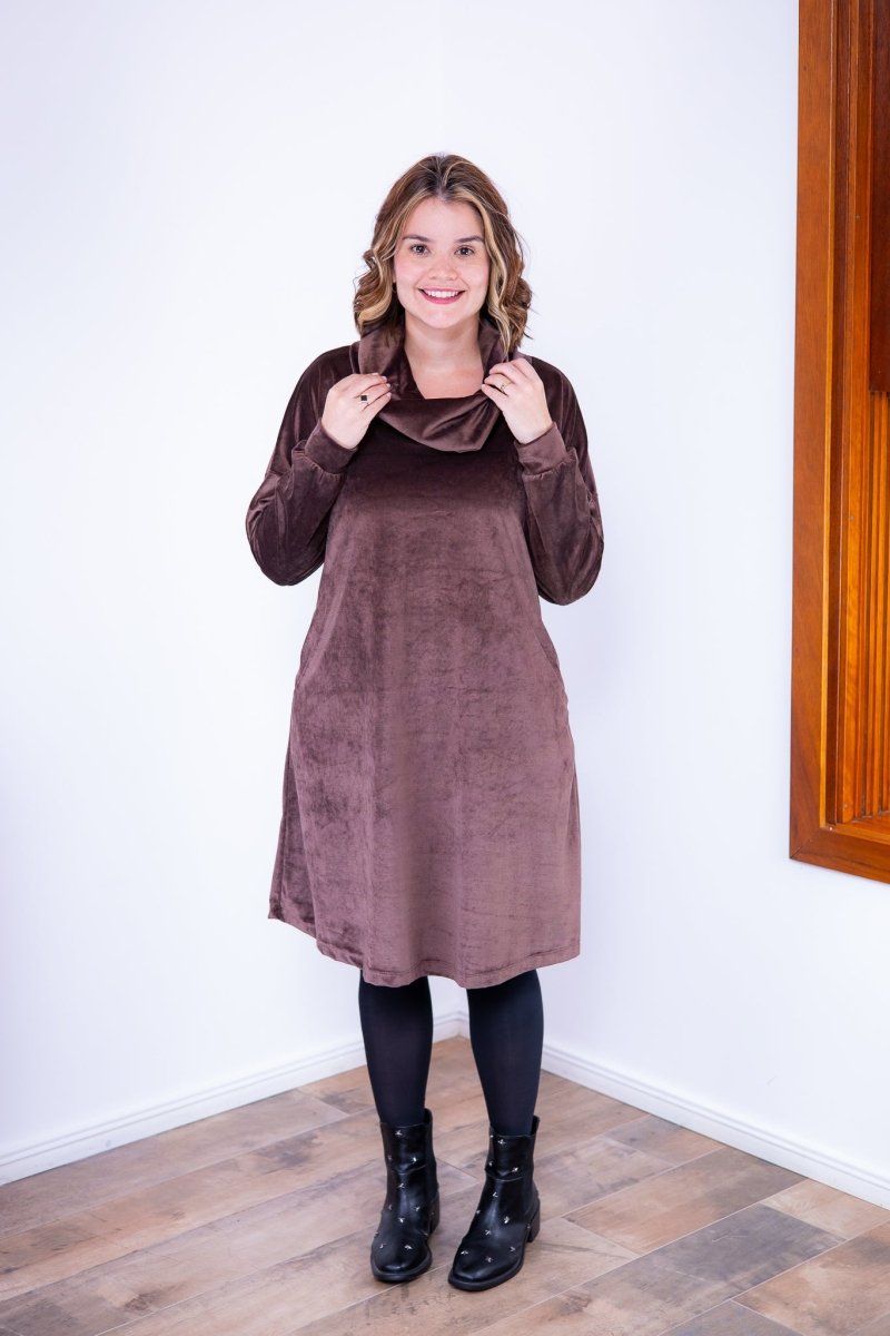 Vestido Beatriz - Midi com Gola Boba e Manga Longa em Plush - Naguirre Shop