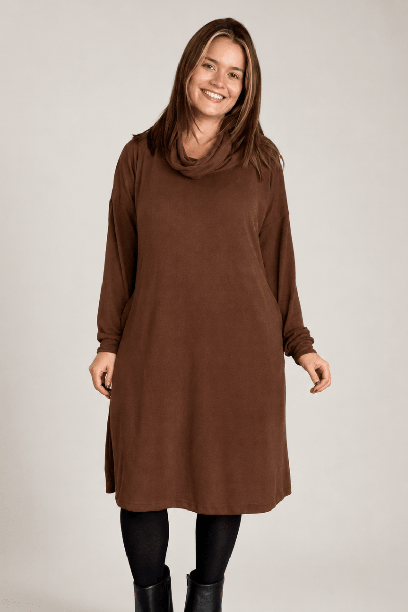 Vestido Bianca – Manga Longa com Gola Boba e Bolsos em Lãzinha Premium - Naguirre Shop