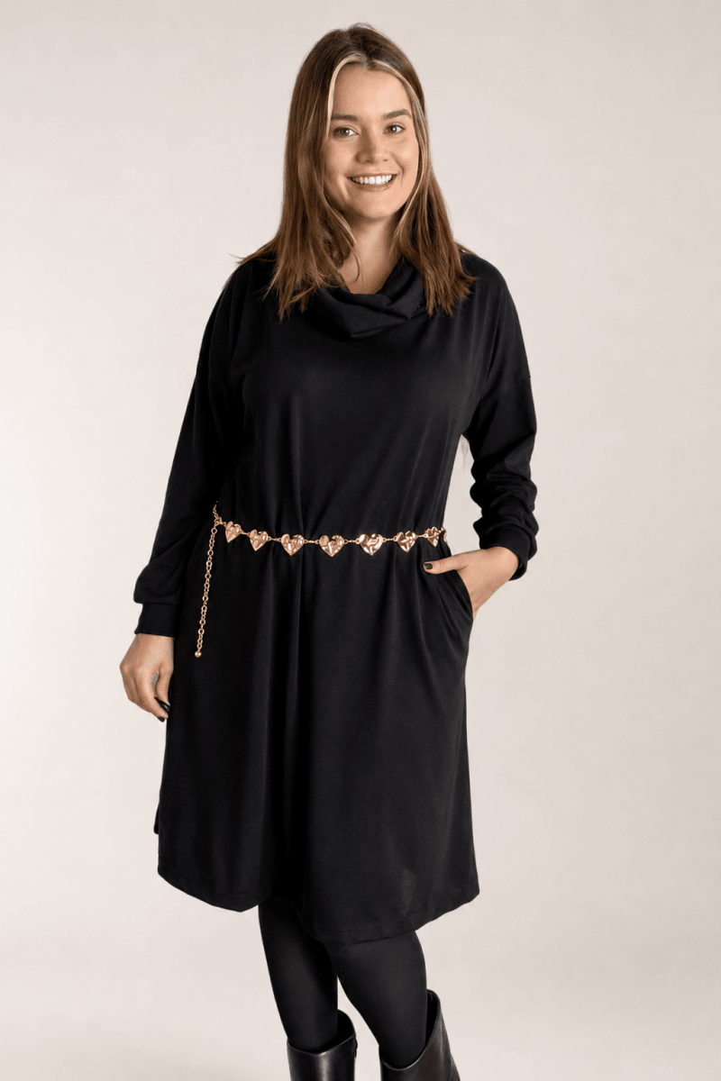 Vestido Bianca – Manga Longa com Gola Boba e Bolsos em Lãzinha Premium - Naguirre Shop