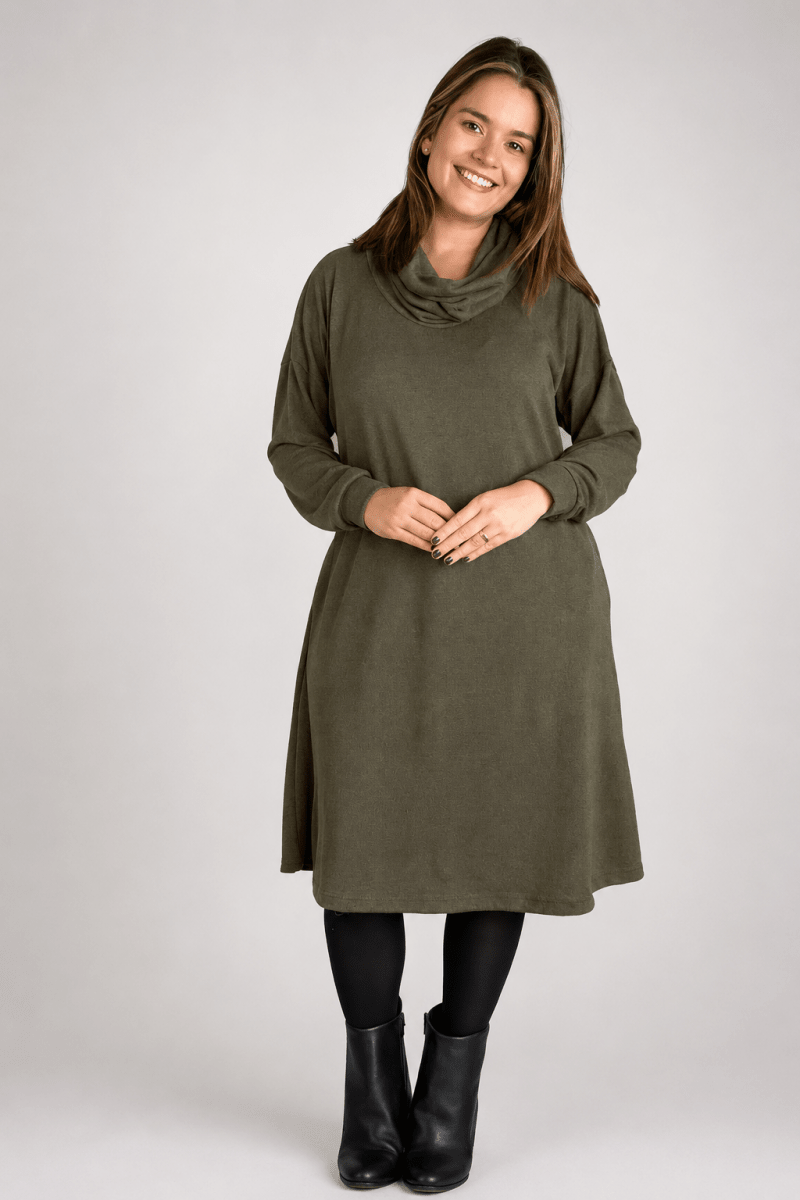 Vestido Bianca – Manga Longa com Gola Boba e Bolsos em Lãzinha Premium - Naguirre Shop