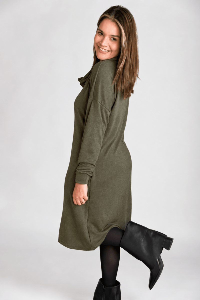 Vestido Bianca – Manga Longa com Gola Boba e Bolsos em Lãzinha Premium - Naguirre Shop
