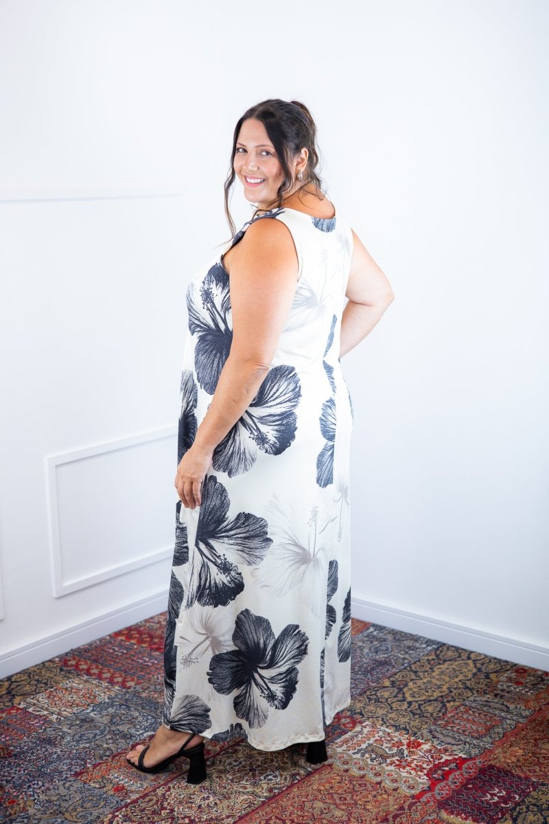 Vestido Daiane - Regata Longuete Mullet em Malha Confort - Naguirre Shop