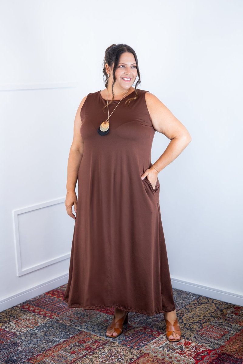 Vestido Daiane - Regata Longuete Mullet em Malha Confort - Naguirre Shop