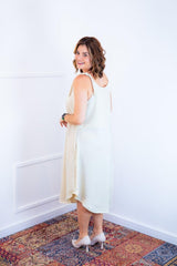 Vestido Dandara - Midi de Alça Decote V em Linho Light - Naguirre Shop