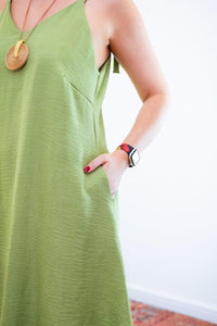 Vestido Dandara - Midi de Alça Decote V em Linho Light - Naguirre Shop