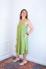 Vestido Dandara - Midi de Alça Decote V em Linho Light - Naguirre Shop