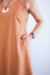 Vestido Dandara - Midi de Alça Decote V em Linho Light - Naguirre Shop