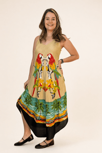 Vestido Fluido em Viscose Natural Evasê com Alças Marrocos Estampados na cor Arara Caramelo, foto 1 de 2