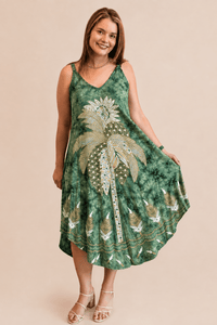 Vestido Fluido em Viscose Natural Evasê com Alças Marrocos Estampados na cor Brisa Tropical Verde, foto 1 de 2