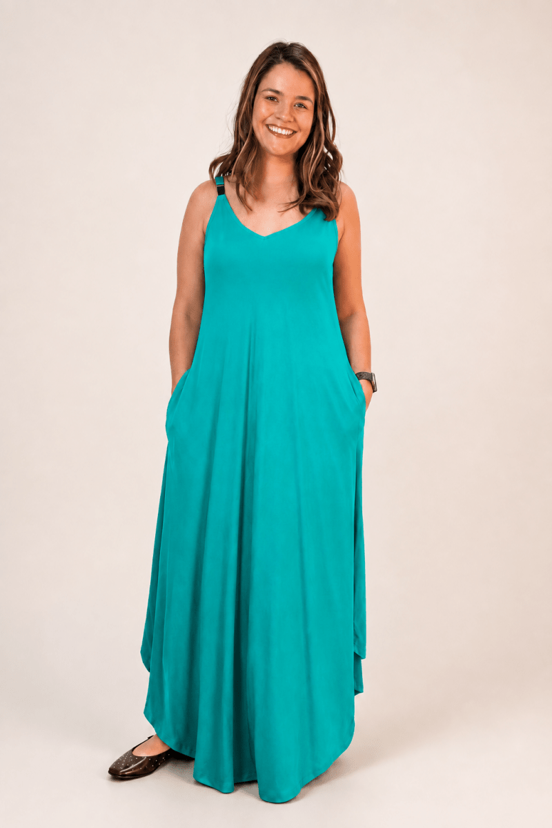 Vestido Fluido em Viscose Natural Evasê com Alças Marrocos Liso - Naguirre Shop