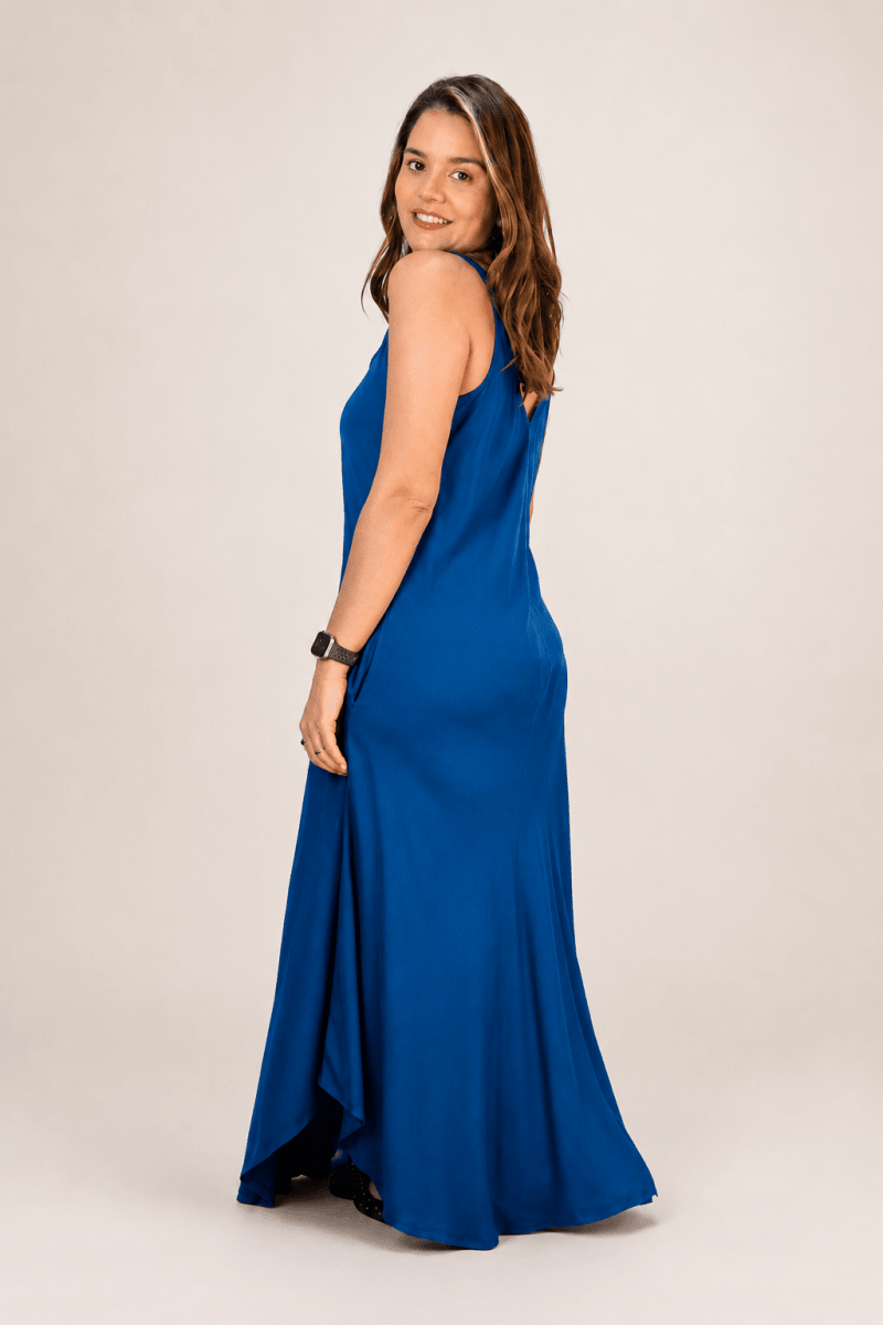 Vestido Fluido em Viscose Natural Evasê com Alças Marrocos Liso - Naguirre Shop