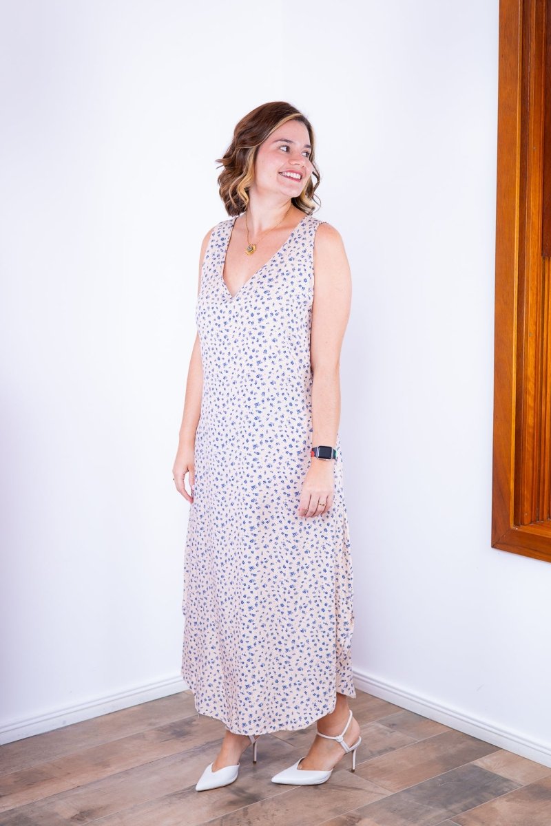 Vestido Gabriela - Regata Longuete com Decote V em Viscolinho - Naguirre Shop