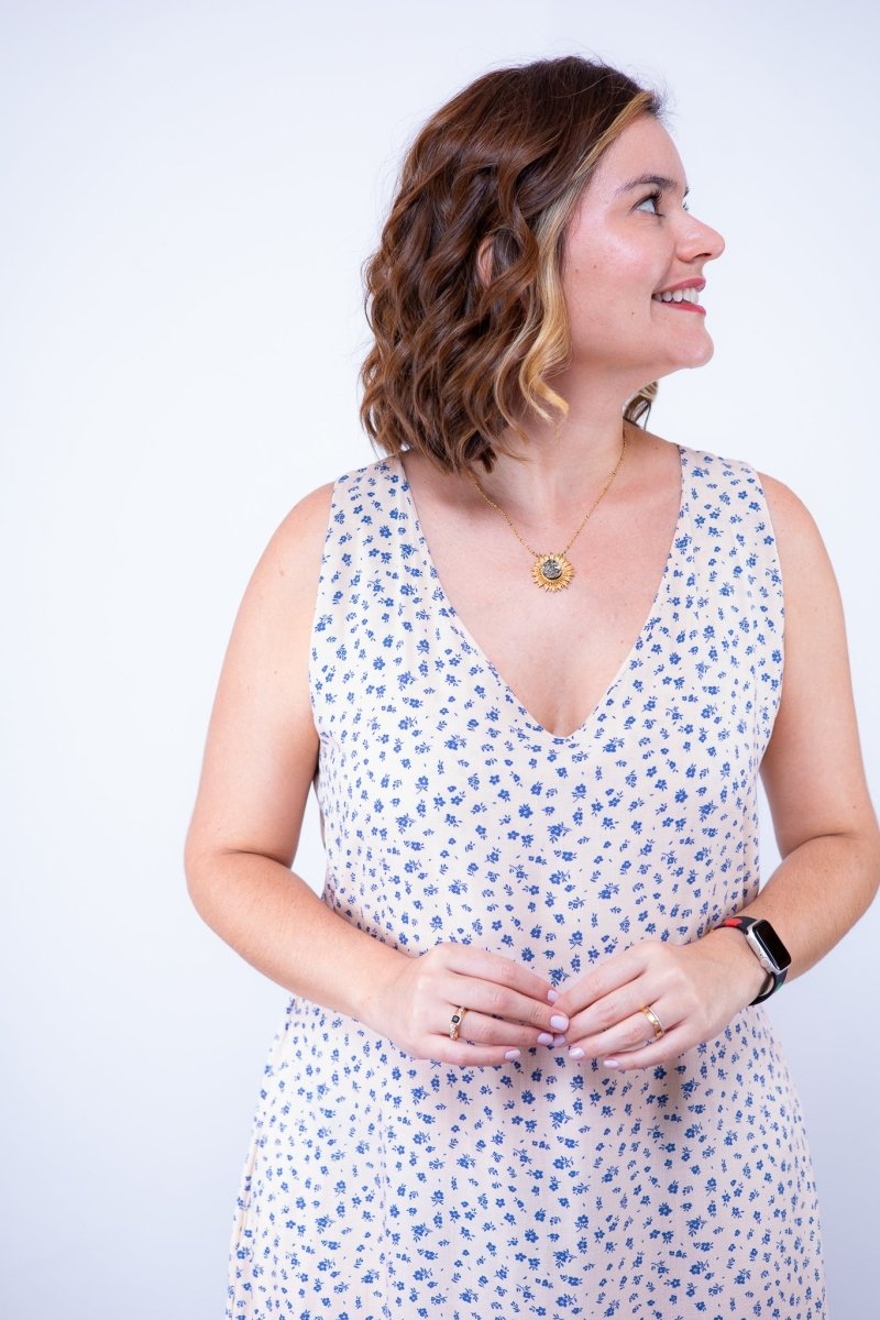 Vestido Gabriela - Regata Longuete com Decote V em Viscolinho - Naguirre Shop