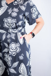 Vestido Letícia – Midi com Gola V em Malha Confort Deluxe - Naguirre Shop