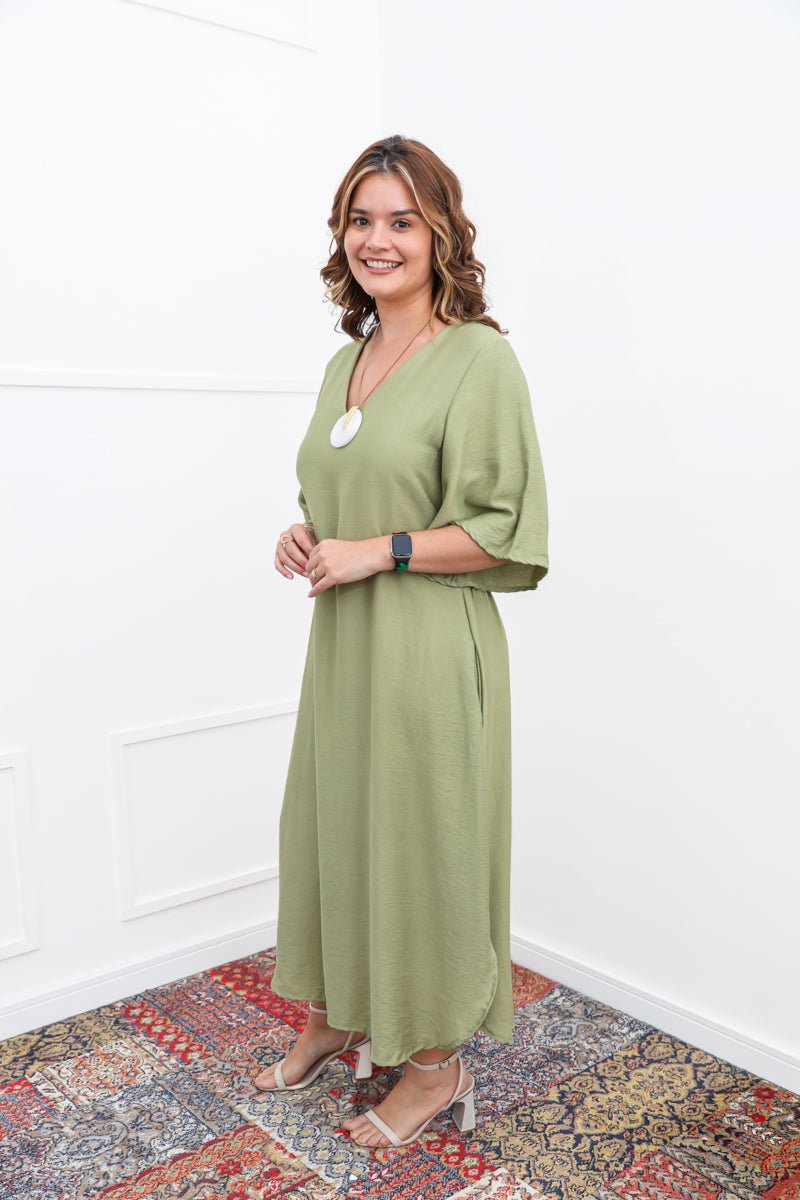 Vestido Luciana – Longuete em Viscomida com Mangas Amplas e Bolsos - Naguirre Shop
