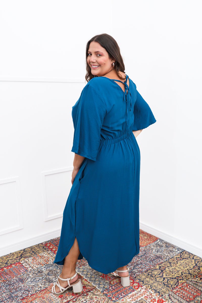 Vestido Luciana – Longuete em Viscomida com Mangas Amplas e Bolsos - Naguirre Shop