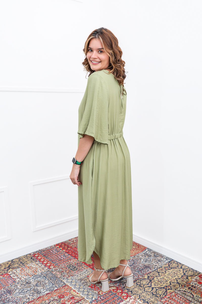 Vestido Luciana – Longuete em Viscomida com Mangas Amplas e Bolsos - Naguirre Shop